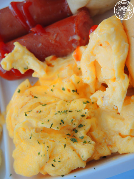 初鹿小站二店：呷飽祙【新北板橋･初鹿小站二店】純鮮乳做的吐司