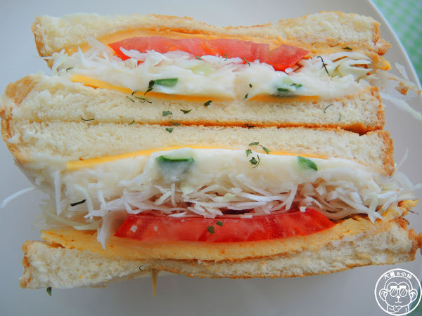 初鹿小站二店：呷飽祙【新北板橋･初鹿小站二店】純鮮乳做的吐司