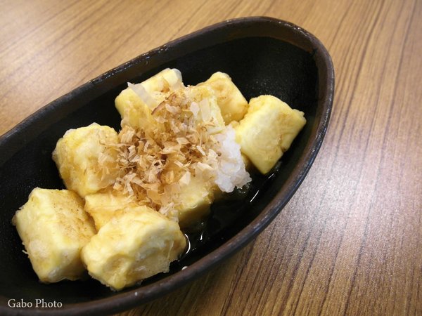 酒鶴壽司：【台南】酒鶴壽司，日式料理／男子漢の食吧丼！足足18種澎湃食材！