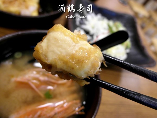 酒鶴壽司：【台南】酒鶴壽司，日式料理／男子漢の食吧丼！足足18種澎湃食材！