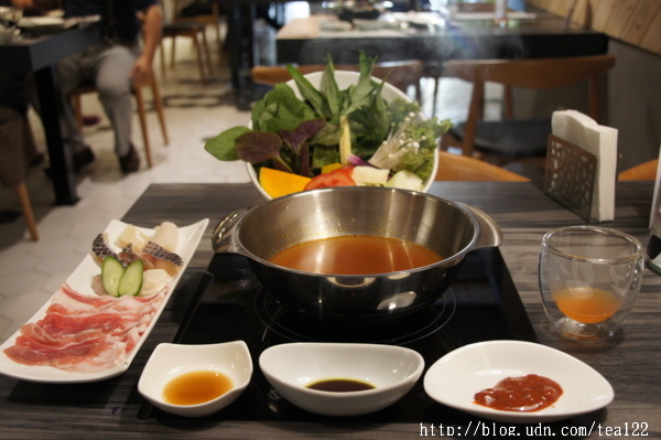 一個令人為之動容的生機餐廳--綠之巢