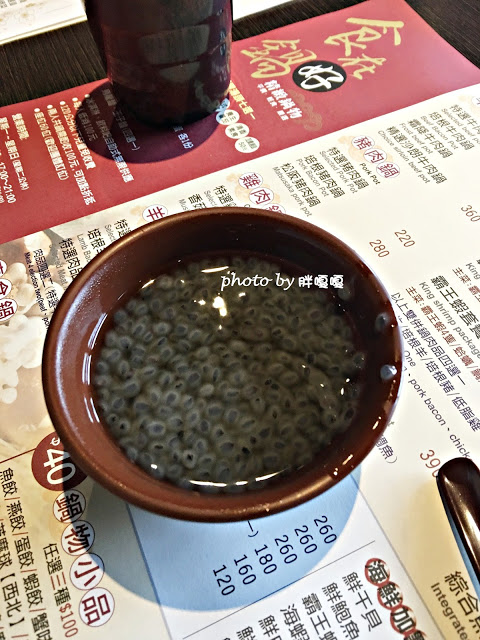 【台中 西屯】食在好鍋精緻鍋物 #肉盤給的超級大方，一起大口咬肉，大口喝湯，cp值破表，飲品暢飲、冰淇淋吃到飽