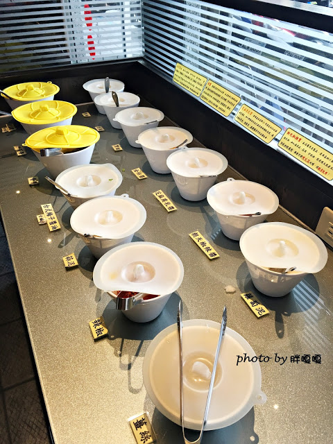 【台中 西屯】食在好鍋精緻鍋物 #肉盤給的超級大方，一起大口咬肉，大口喝湯，cp值破表，飲品暢飲、冰淇淋吃到飽