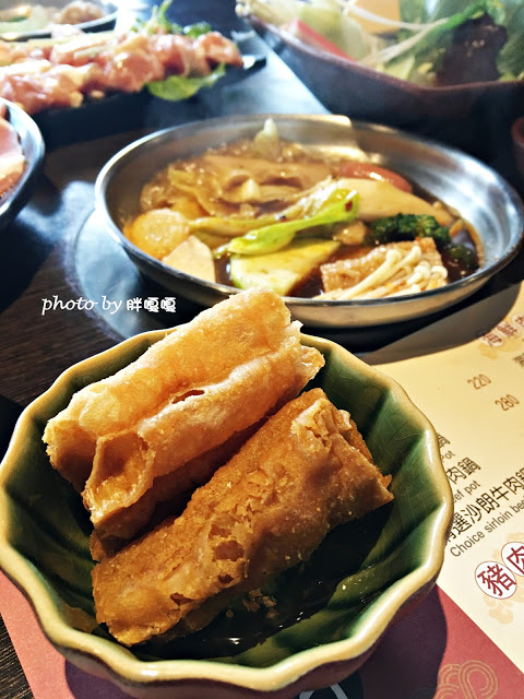 【台中 西屯】食在好鍋精緻鍋物 #肉盤給的超級大方，一起大口咬肉，大口喝湯，cp值破表，飲品暢飲、冰淇淋吃到飽