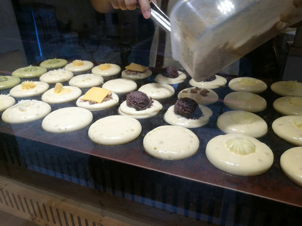 【永和美食】源本屋日式車輪餅專賣店-萌狗店長熊熊坐檯中｜新菜單