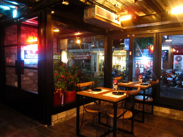 DemonL美式餐廳：【台北市】年輕人築夢打造經典美式料理餐廳-DemonL美式餐廳