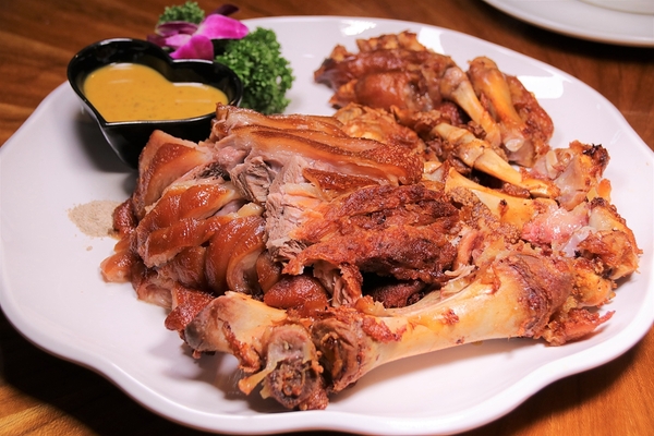 68食堂:【新北市新店食記】新店安坑68食堂~商業午餐,創意料理,中式熱炒,外繪桌菜要提早預約