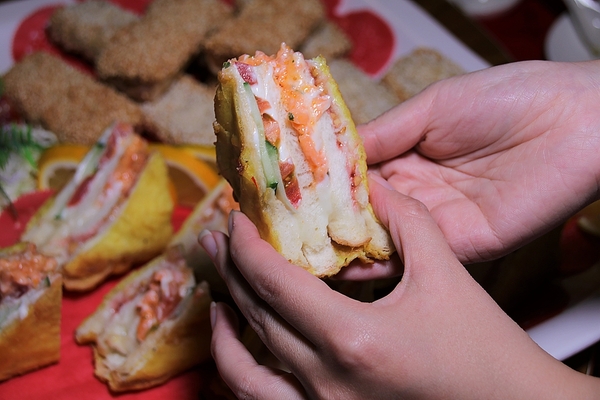 68食堂:【新北市新店食記】新店安坑68食堂~商業午餐,創意料理,中式熱炒,外繪桌菜要提早預約