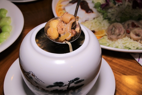 68食堂:【新北市新店食記】新店安坑68食堂~商業午餐,創意料理,中式熱炒,外繪桌菜要提早預約