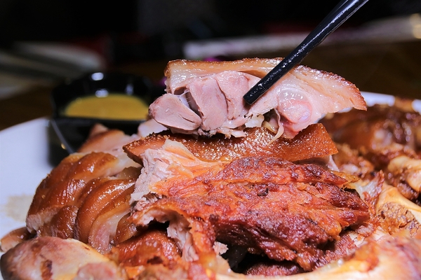 68食堂:【新北市新店食記】新店安坑68食堂~商業午餐,創意料理,中式熱炒,外繪桌菜要提早預約