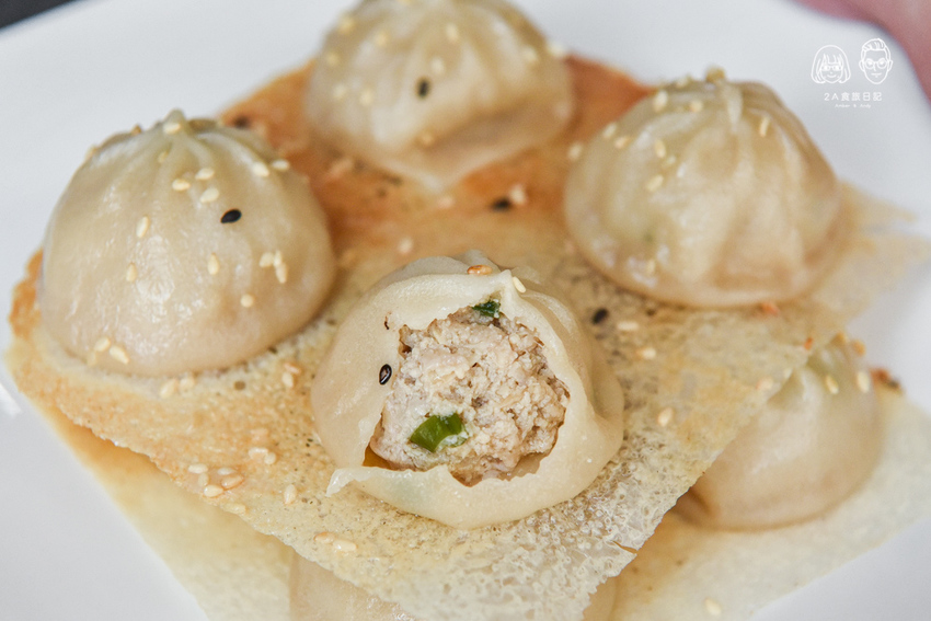 上海邵師傅湯包：台北大安區美食-會爆漿的創意脆皮湯包，有起司、臭豆腐、麻婆豆腐等多種創意口味！ - 2A食旅日記