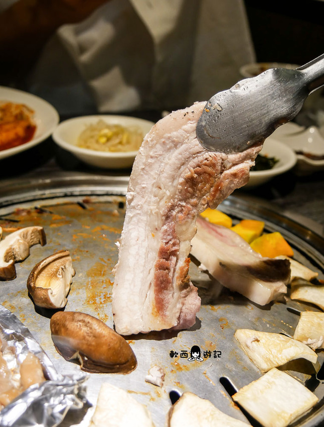 中山區韓式料理》三兄弟韓式料理●一秒到韓國~來行天宮吃道地韓式料理吧! 三兄弟烤肉超澎湃小菜還可無限續 - 軟西，遊記