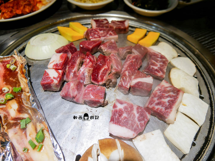 中山區韓式料理》三兄弟韓式料理●一秒到韓國~來行天宮吃道地韓式料理吧! 三兄弟烤肉超澎湃小菜還可無限續 - 軟西，遊記