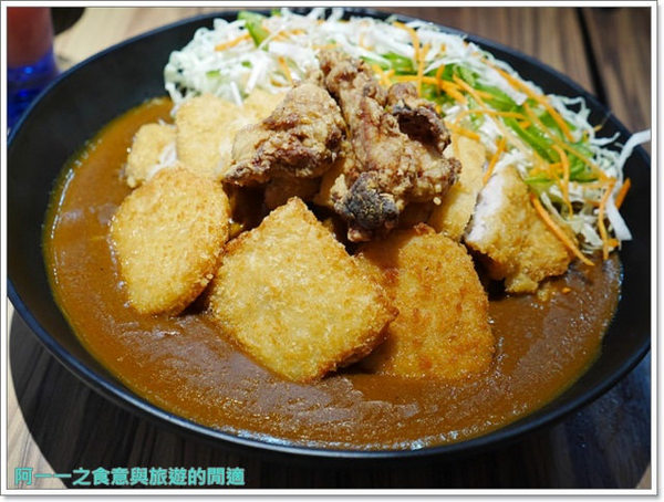 食屋重次郎：捷運中山站 食屋重次郎 雪花咖哩烏龍麵/巨無霸咖哩飯～東京當紅神奇幕斯烏龍麵等你來試試