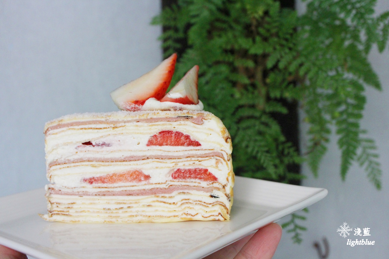 [ 中正紀念堂站美食 ] 淺藍 × 生活在他方 elsewhere cafe～草莓、抹茶千層，還有主廚特製無菜單早午餐