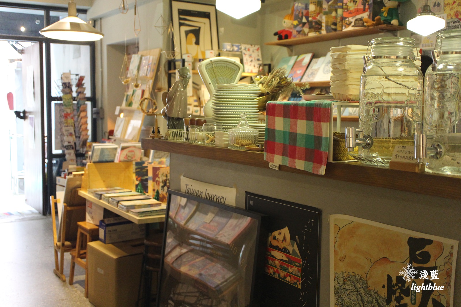 [ 中正紀念堂站美食 ] 淺藍 × 生活在他方 elsewhere cafe～草莓、抹茶千層，還有主廚特製無菜單早午餐