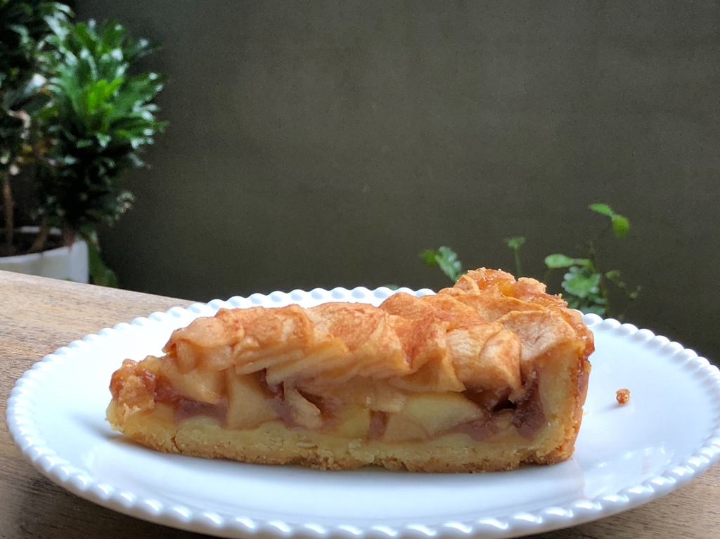 【台北|中正紀念堂站】生活在他方 elsewhere cafe_季節限定的原味草莓千層_濃郁的可可千層讓人吃到淚流滿面