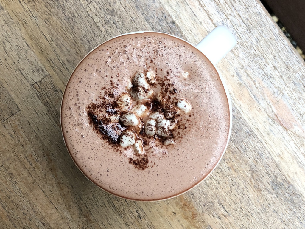 【台北|中正紀念堂站】生活在他方 elsewhere cafe_季節限定的原味草莓千層_濃郁的可可千層讓人吃到淚流滿面