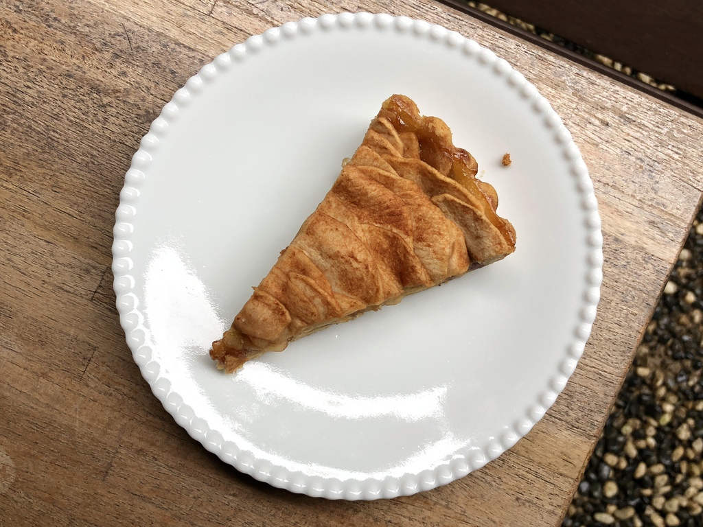 【台北|中正紀念堂站】生活在他方 elsewhere cafe_季節限定的原味草莓千層_濃郁的可可千層讓人吃到淚流滿面