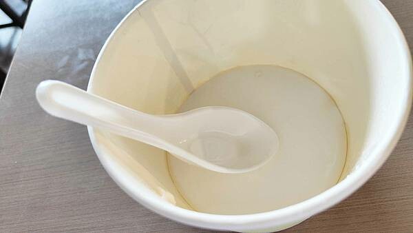 CP值爆表啦~!一碗只要30元的豆花店,超級便宜,味道又好,更是一間扎扎實實的老字號美食店家,絕妙又