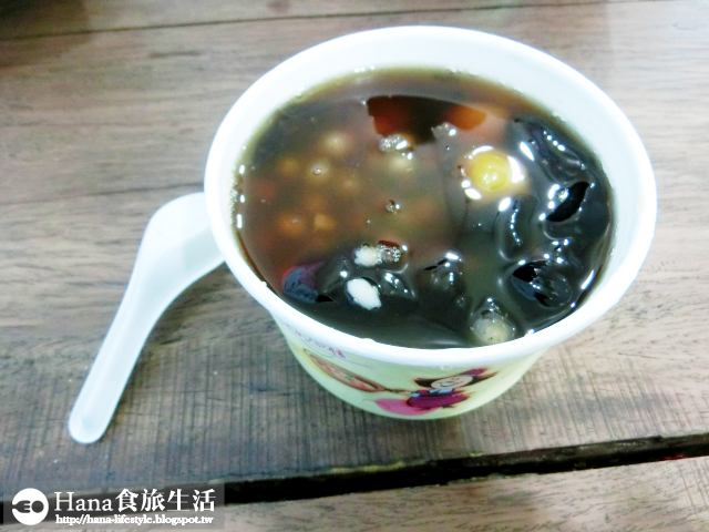 【台中北屯】新凍嫩仙草 | 消暑氣必吃 柔嫩仙草入口即化 芋圓真材實料 便宜大碗又好吃