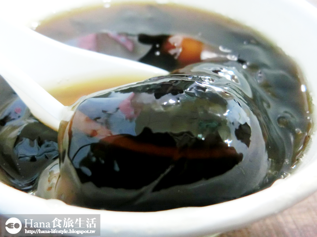 【台中北屯】新凍嫩仙草 | 消暑氣必吃 柔嫩仙草入口即化 芋圓真材實料 便宜大碗又好吃