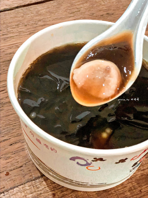 【台中 北屯】新凍嫩仙草💕木柴熬煮12小時的仙草,口感別具一番風味,大坑圓環附近,爬山後來一碗涼的吧!