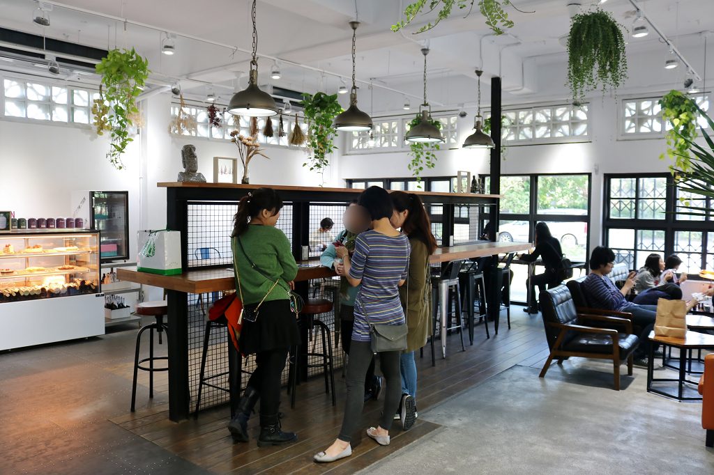 宜蘭｜Café slow train 小火車咖啡館 幸福草莓季 草莓牛奶．草莓甜點 - 奇奇一起玩樂趣