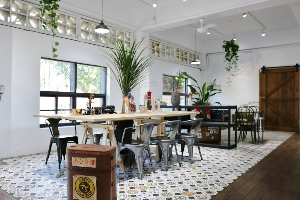 宜蘭｜Café slow train 小火車咖啡館 幸福草莓季 草莓牛奶．草莓甜點 - 奇奇一起玩樂趣