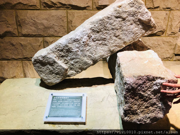 圓圓家出去玩-《台北景點》室內親子景點，台北探索館探訪台北的過去與現在，360度微電影，台北雨天好去處