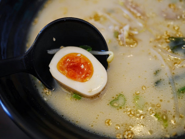 御守拉麵：【食記】台中Yu Shou 御守拉麵@南屯捷運MRT溝仔墘 : 台式風味拉麵, 鹹味為主, 豚骨味清淡, 麵條算可以接受