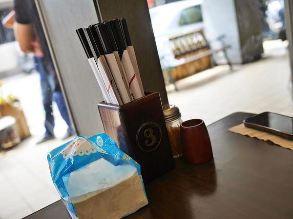 御守拉麵：【食記】台中Yu Shou 御守拉麵@南屯捷運MRT溝仔墘 : 台式風味拉麵, 鹹味為主, 豚骨味清淡, 麵條算可以接受