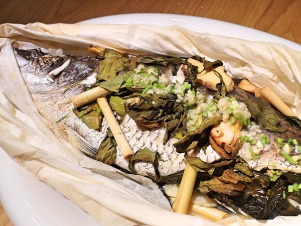 饗泰多 Siam More 泰式風格餐廳(桃園店):❤️美食❤️【桃園。市區】饗泰多 Siam More 泰式風格餐廳(桃園店) / 超厚月亮蝦餅/香料紙包魚/4人遊泰套餐/愛評體驗團