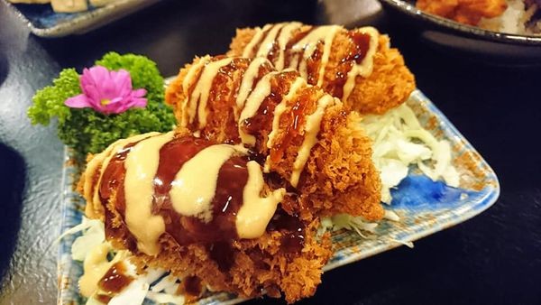 38633621_1996298560401823_3756400297119842304_n