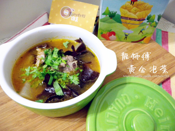 龍師父黃金泡菜坊：【宅配。泡菜】龍師父黃金泡菜坊   夏日樂悠悠~ 帶著清爽泡菜一起出門郊遊吧~