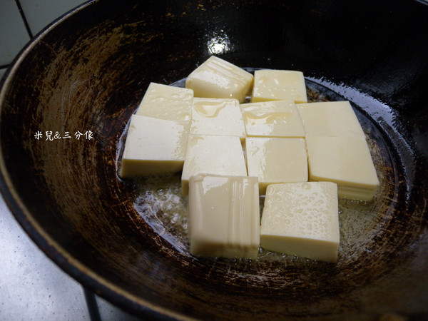 龍師父黃金泡菜坊：[宅配] 龍師傅黃金泡菜坊  一起來使用黃金泡菜座一到簡單美味的料理吧!