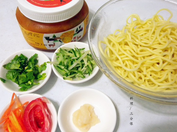 龍師父黃金泡菜坊：【宅配。泡菜】龍師父黃金泡菜坊   夏日樂悠悠~ 帶著清爽泡菜一起出門郊遊吧~