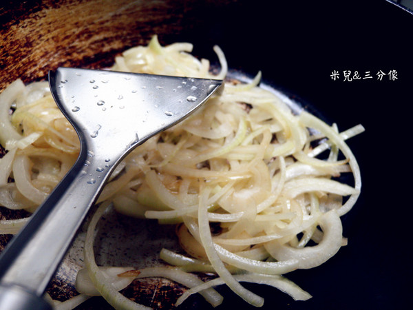 龍師父黃金泡菜坊：[宅配] 龍師傅黃金泡菜坊  一起來使用黃金泡菜座一到簡單美味的料理吧!