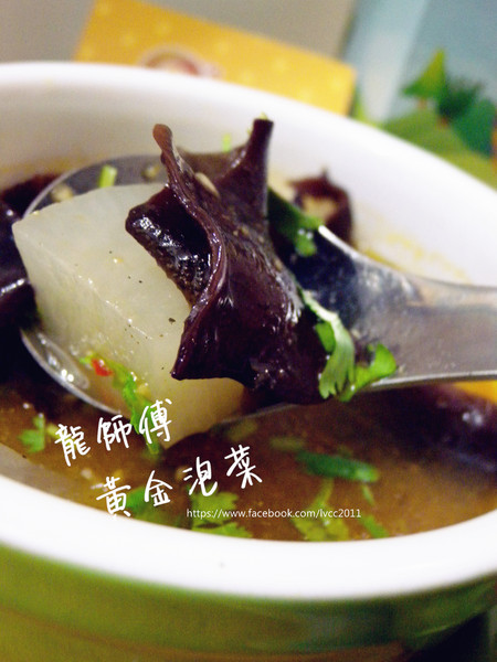 龍師父黃金泡菜坊：【宅配。泡菜】龍師父黃金泡菜坊   夏日樂悠悠~ 帶著清爽泡菜一起出門郊遊吧~