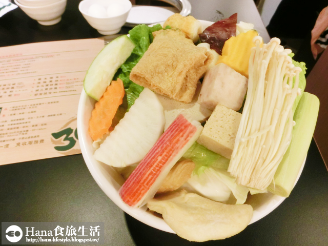 【廠商合作】宮綺308 昆布の鍋 | 公館美食 牛三寶拼盤 肉份量多 大蛤蠣·蝦 食材新鮮肥厚 免收服務費的精緻火鍋