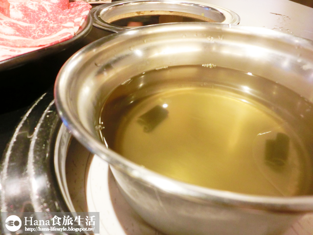 【廠商合作】宮綺308 昆布の鍋 | 公館美食 牛三寶拼盤 肉份量多 大蛤蠣·蝦 食材新鮮肥厚 免收服務費的精緻火鍋