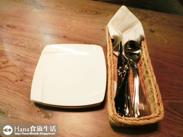 【台北信義】燄 move deluxe | 信義區氣氛小店 三五好友聚會聊天好所在 新義式料理 濃郁燉飯&義大利麵