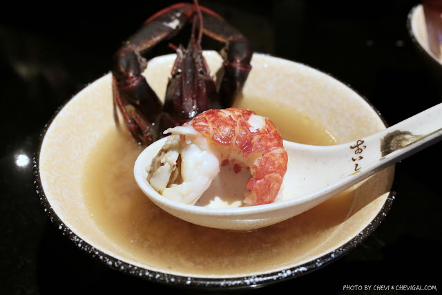 台中北屯│那一間日式串燒居酒屋＊你沒看錯！整隻龍蝦的超級豪華版味噌湯只要100元！台中宵夜推薦來這就對了！