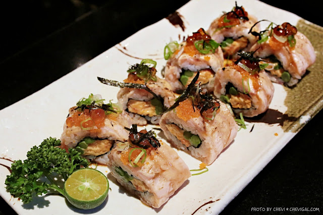 台中北屯│那一間日式串燒居酒屋＊你沒看錯！整隻龍蝦的超級豪華版味噌湯只要100元！台中宵夜推薦來這就對了！