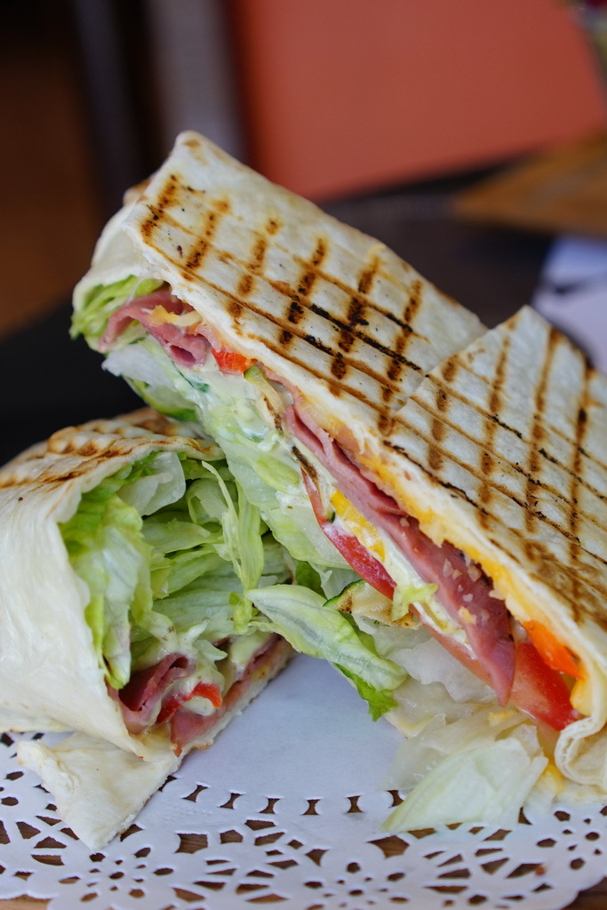 sola咖啡--新開幕熱呼呼，空間不錯、餐品簡單、至於咖啡要再適應