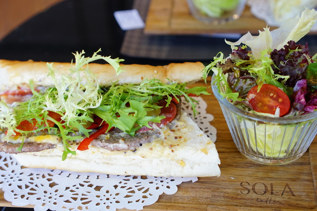 sola咖啡--新開幕熱呼呼，空間不錯、餐品簡單、至於咖啡要再適應