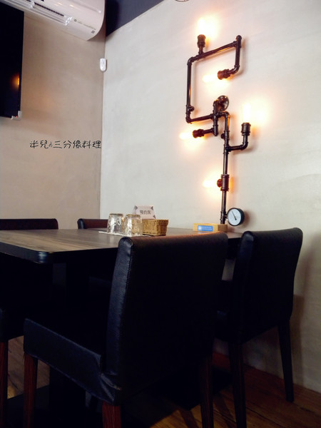 PM Cafe：[台北 信義區]  PM Cafe  有些工業風的環境下 吃著午餐的下午茶 口碑券體驗