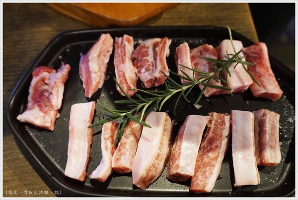 笨豬跳-37-伊比利豬肋條.JPG