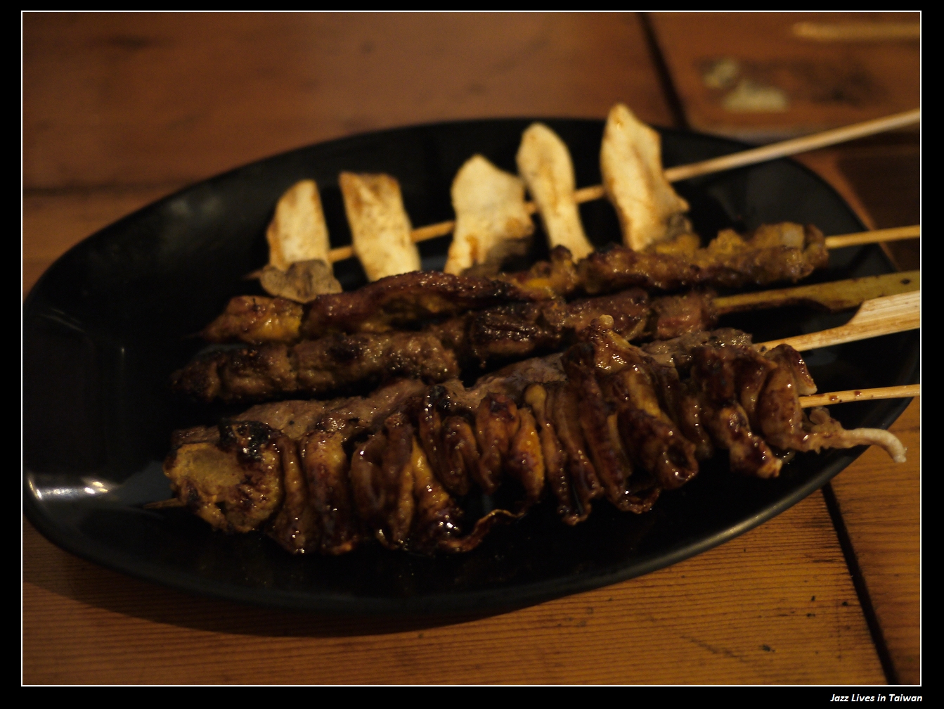 [樂．串燒食堂] 看職棒, 吃串燒, 新莊捷運站旁的燒烤好選擇~