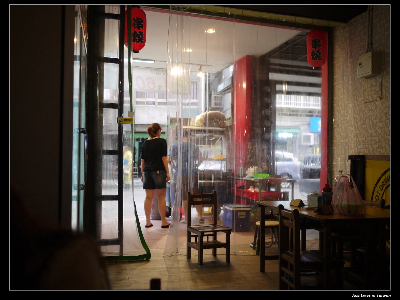 [樂．串燒食堂] 看職棒, 吃串燒, 新莊捷運站旁的燒烤好選擇~